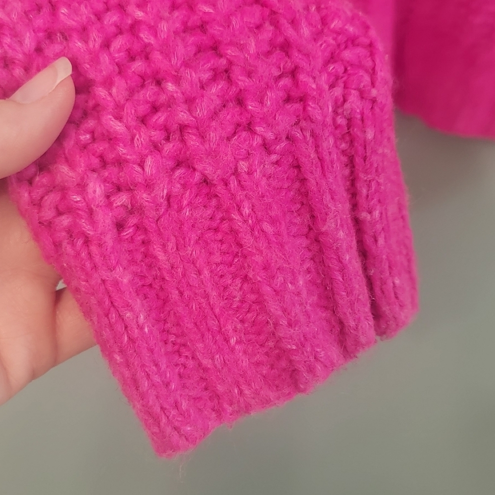 American Eagle Womensโ Hot Pink Crewneck ๐ Sweater Size Small - Picture 7 of 7